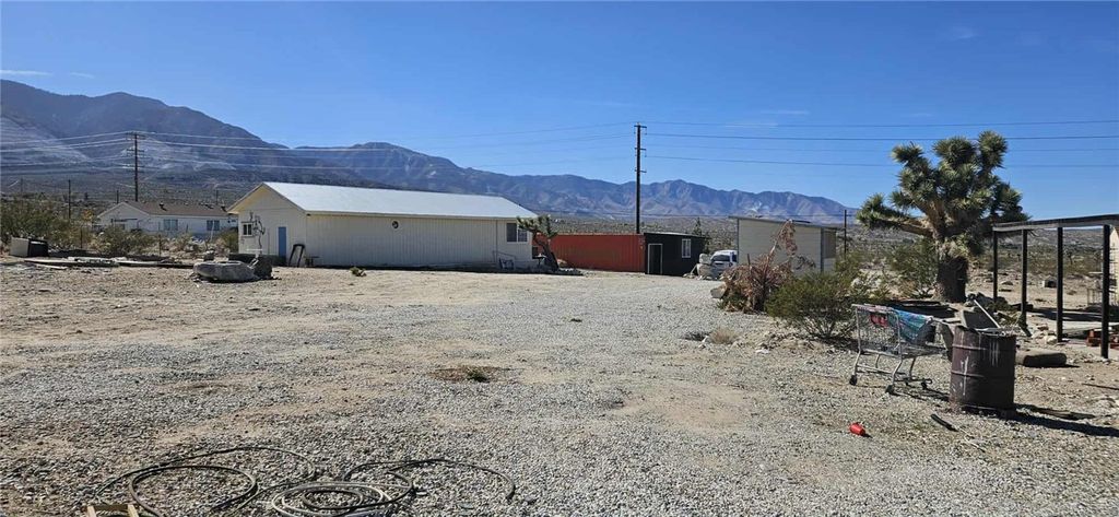 Image 23 of property listing at 7535 Camp Rock, Lucerne Valley, CA 92356