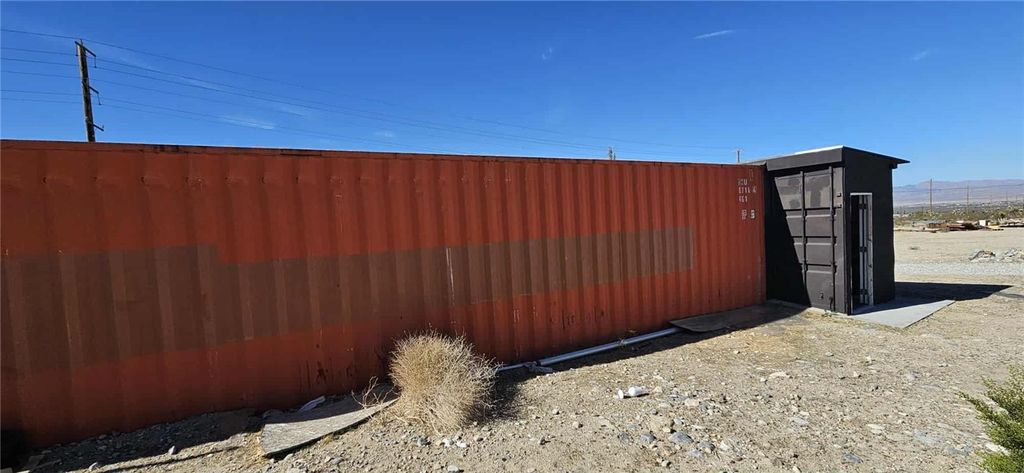 Image 41 of property listing at 7535 Camp Rock, Lucerne Valley, CA 92356