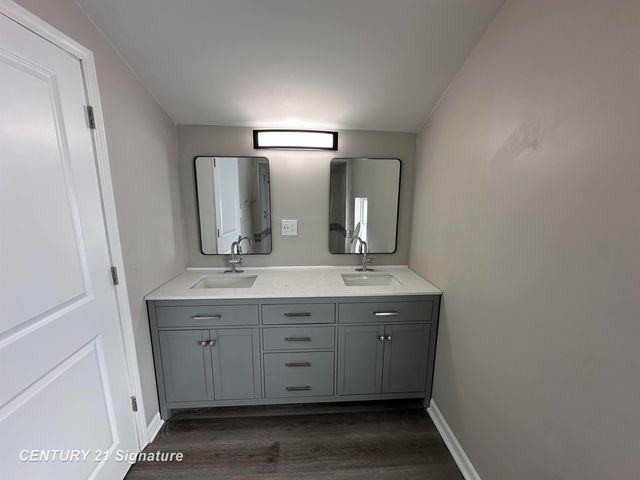 8040 Beecher Road, Flushing, MI 48433