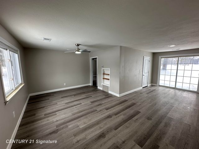 8040 Beecher Road, Flushing, MI 48433