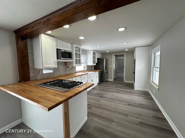 8040 Beecher Road, Flushing, MI 48433