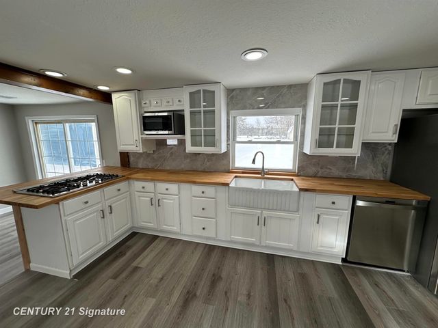 8040 Beecher Road, Flushing, MI 48433