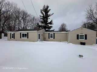 8040 Beecher Road, Flushing, MI 48433