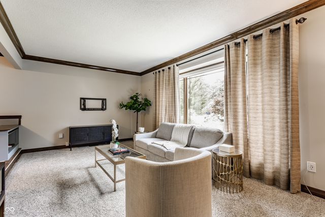 8901 Rocky Ridge Road, Indianapolis, IN 46217