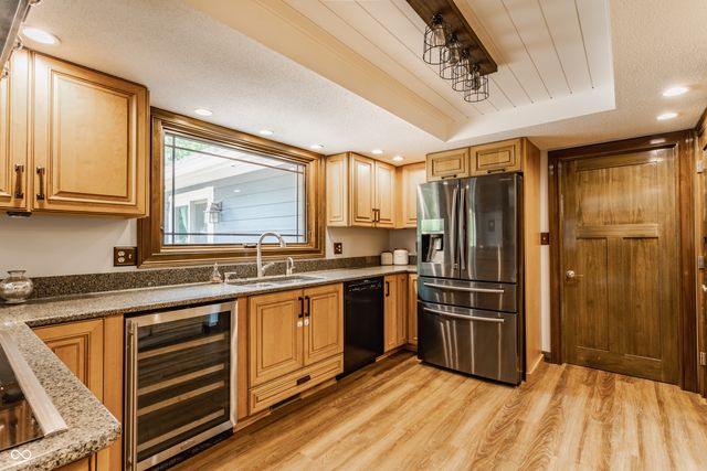 8901 Rocky Ridge Road, Indianapolis, IN 46217