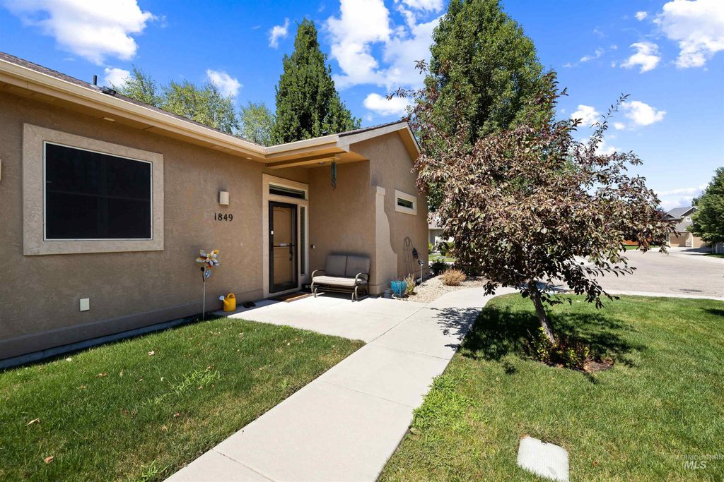 1849 E Horse Creek Cr, Meridian, ID 83642