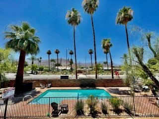 44220 San Pablo Avenue D, Palm Desert, CA 92260