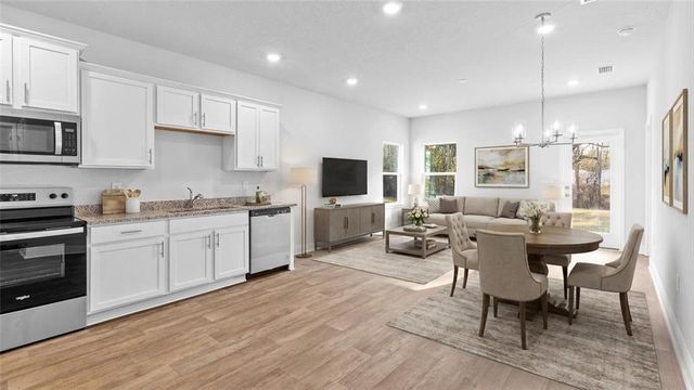 7679 Oakmont Drive E, Theodore, AL 36582