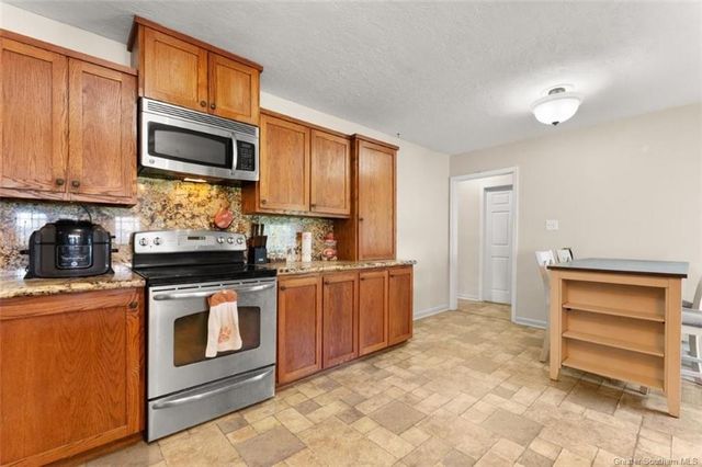 670 Amber Drive, Lake Charles, LA 70611