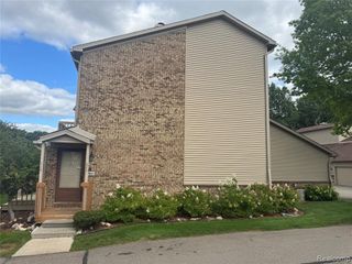 7863 Woodingham, West Bloomfield, MI 48322