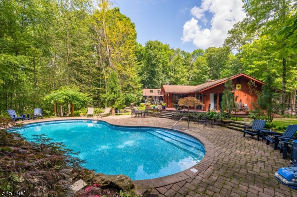 111 Ballantine Rd, Andover Twp., NJ 07821 — photo 2