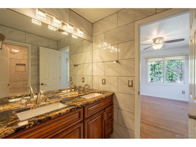 4745 S Helena Way, Aurora, CO 80015