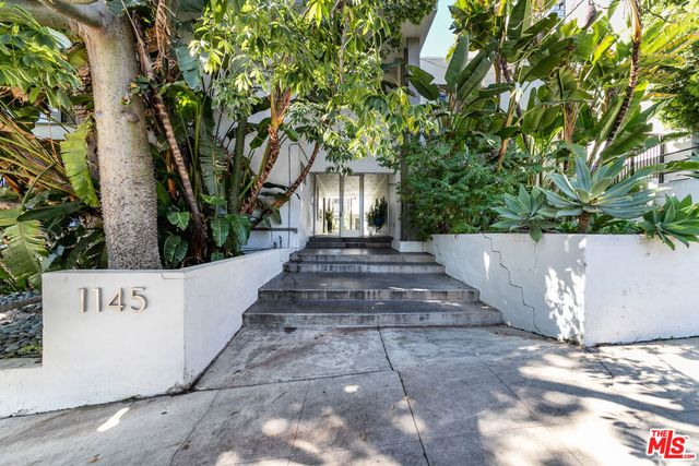 1145 Larrabee Street 6, West Hollywood, CA 90069