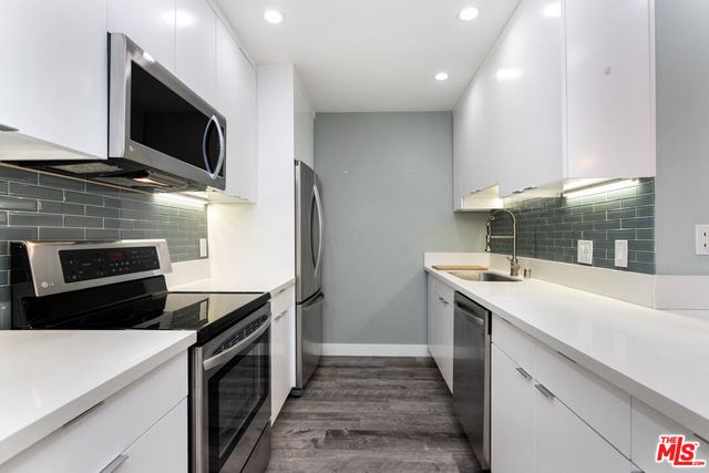 1145 Larrabee Street 6, West Hollywood, CA 90069