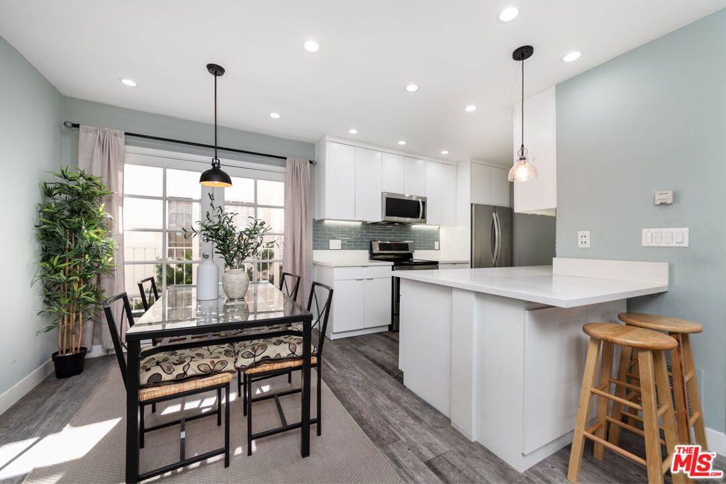 1145 Larrabee Street 6, West Hollywood, CA 90069