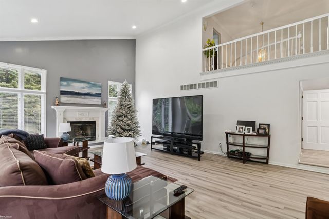 3701 Green Lake Road, West Bloomfield Twp, MI 48324