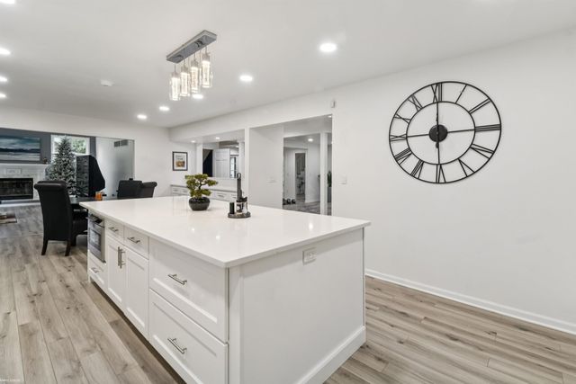 3701 Green Lake Road, West Bloomfield Twp, MI 48324