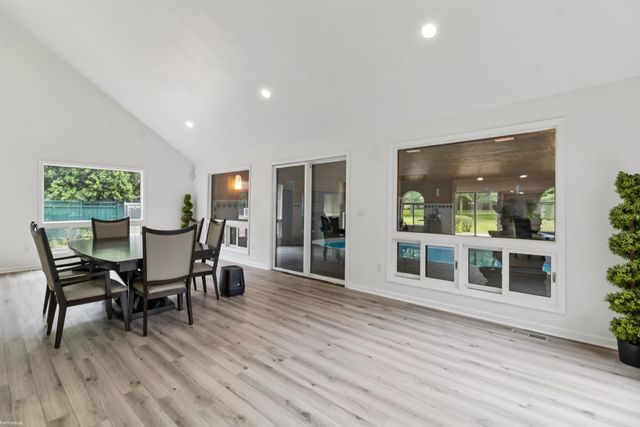 3701 Green Lake Road, West Bloomfield Twp, MI 48324