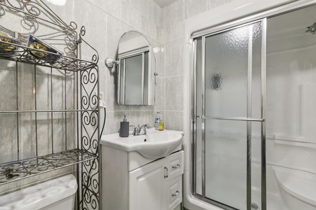 3701 Green Lake Road, West Bloomfield Twp, MI 48324