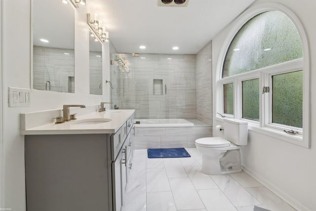 3701 Green Lake Road, West Bloomfield Twp, MI 48324