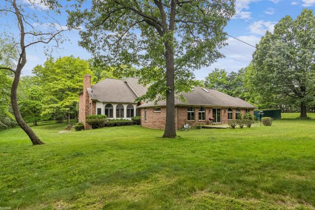 3701 Green Lake Road, West Bloomfield Twp, MI 48324
