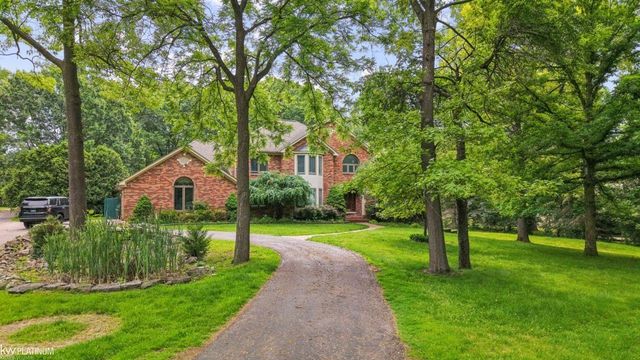 3701 Green Lake Road, West Bloomfield Twp, MI 48324
