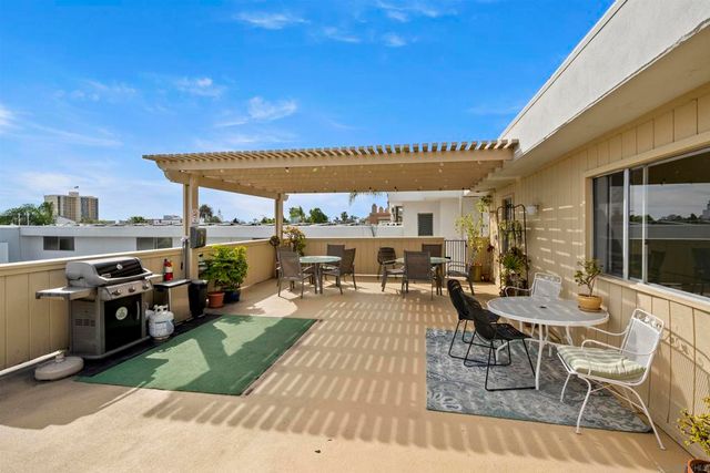 1907 Robinson Ave 309, San Diego, CA 92104