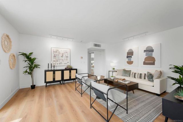 1907 Robinson Ave 309, San Diego, CA 92104