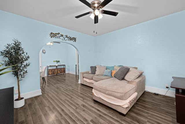 922 Madison Street, Davenport, IA 52804
