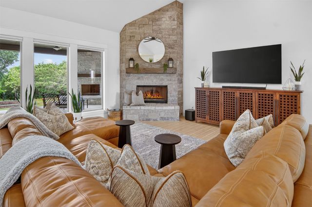 242 Coalson Crossing, Azle, TX 76020