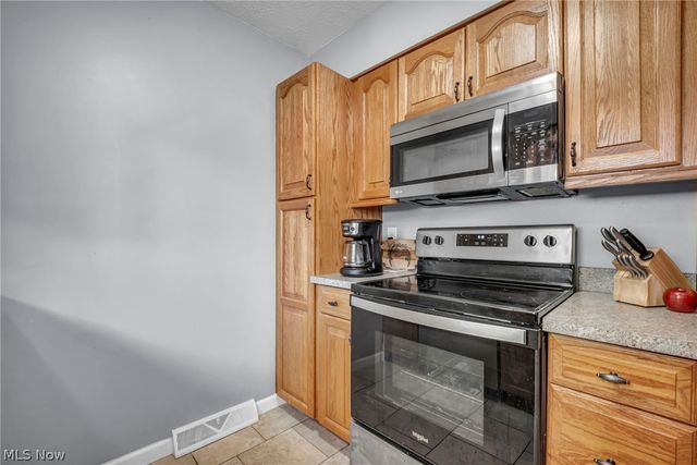 7386 Primrose Drive, Mentor On The Lake, OH 44060
