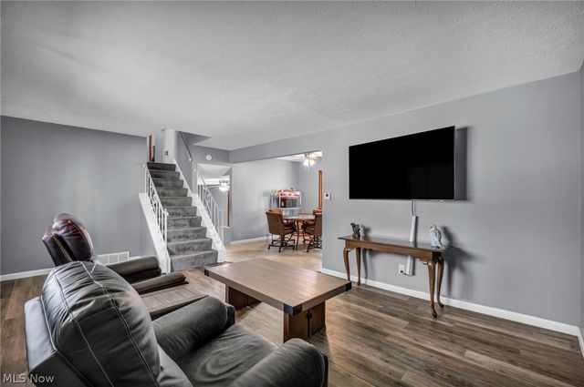7386 Primrose Drive, Mentor On The Lake, OH 44060