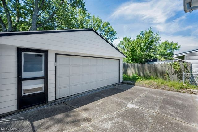 7386 Primrose Drive, Mentor On The Lake, OH 44060