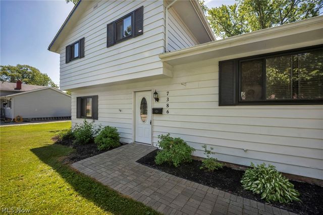 7386 Primrose Drive, Mentor On The Lake, OH 44060