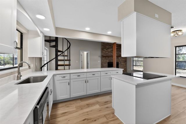 4072 KING RICHARD DRIVE, Sarasota, FL 34232