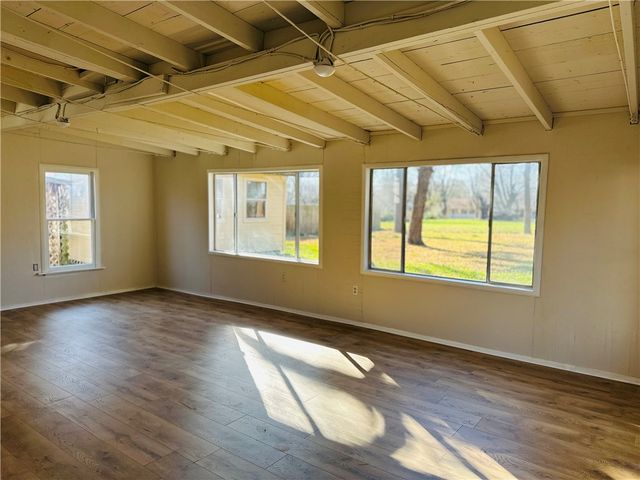 303 N Main Avenue, Lincoln, AR 72744