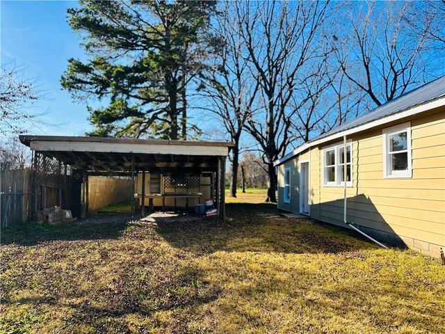 303 N Main Avenue, Lincoln, AR 72744