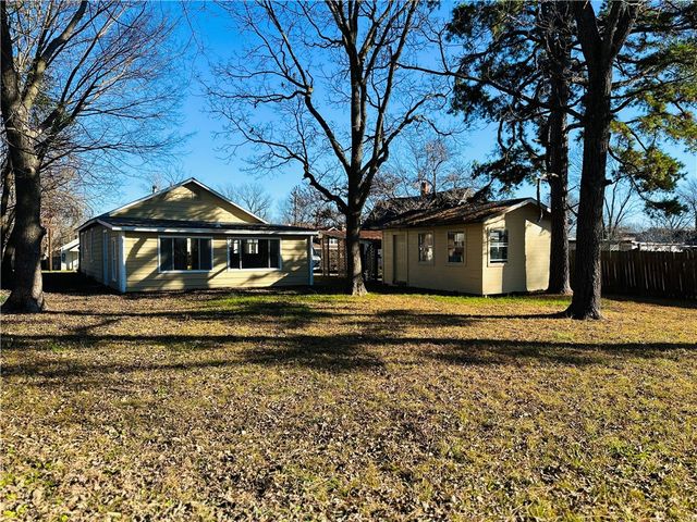 303 N Main Avenue, Lincoln, AR 72744