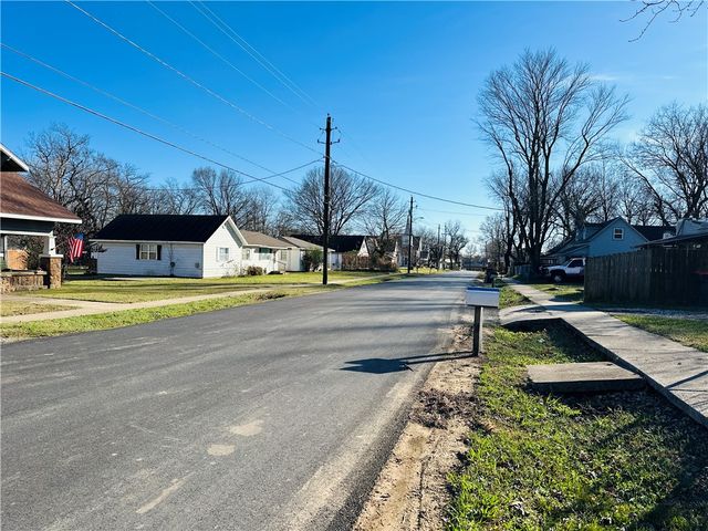 303 N Main Avenue, Lincoln, AR 72744