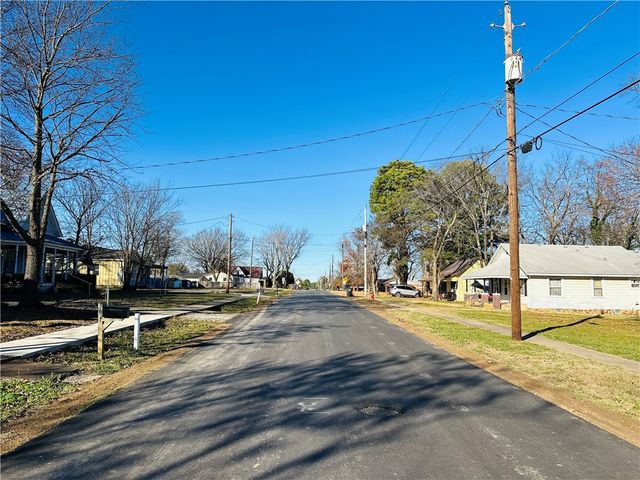 303 N Main Avenue, Lincoln, AR 72744