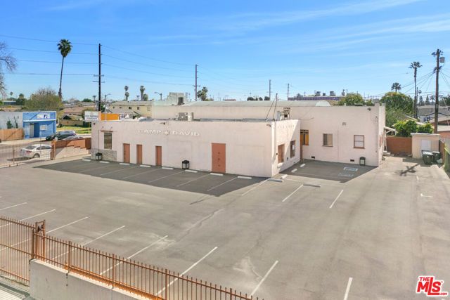 8461 S San Pedro Street, Los Angeles, CA 90003