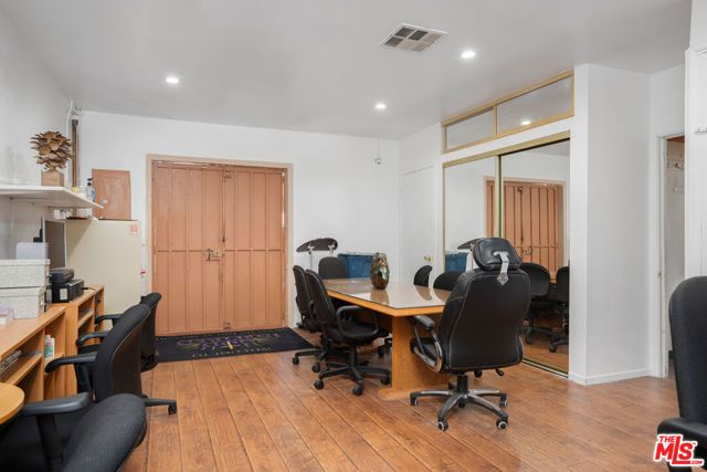 8461 S San Pedro Street, Los Angeles, CA 90003