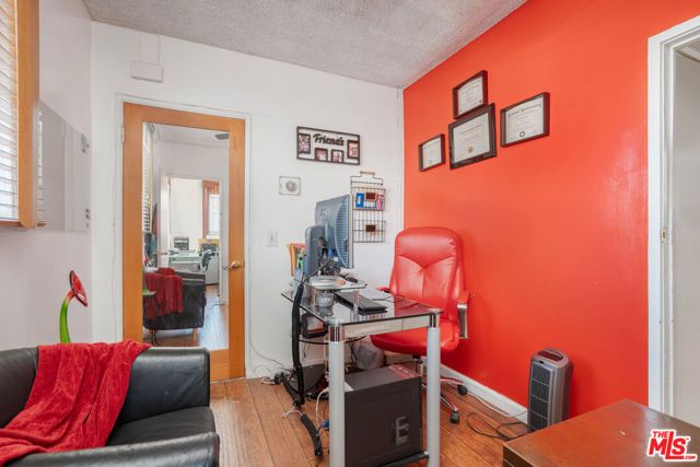 8461 S San Pedro Street, Los Angeles, CA 90003