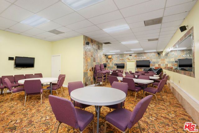 8461 S San Pedro Street, Los Angeles, CA 90003