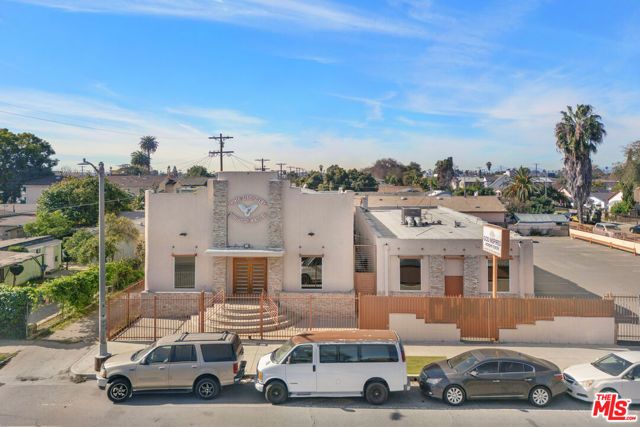 8461 S San Pedro Street, Los Angeles, CA 90003
