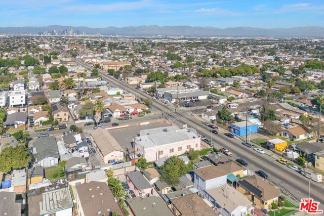 8461 S San Pedro Street, Los Angeles, CA 90003
