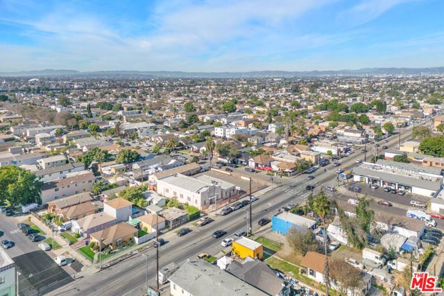8461 S San Pedro Street, Los Angeles, CA 90003