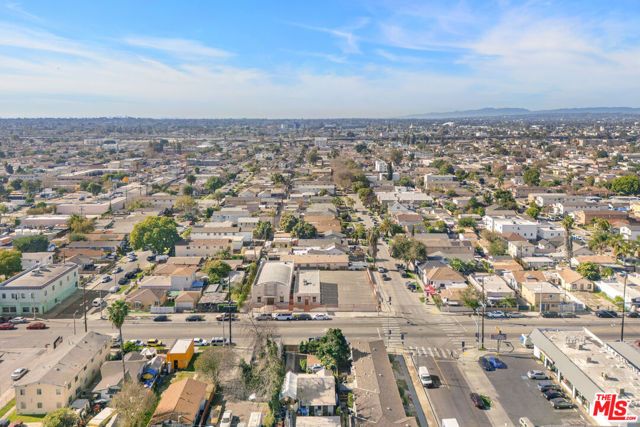 8461 S San Pedro Street, Los Angeles, CA 90003