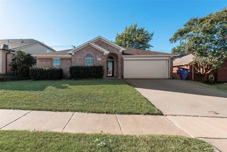 1120 Fawn Meadow Trail, Kennedale, TX 76060