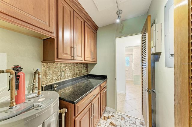 319 20TH STREET E, Bradenton, FL 34208
